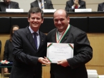 Padre João Bachmann recebe a Comenda do Legislativo Catarinense em Florianópolis