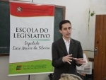 Escola do Legislativo atrai jovens para debater política na Capital