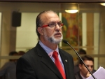 Dos Gabinetes - Deputado Nilson Gonçalves envia ao Plenário requerimentos