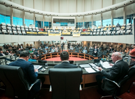 A reunião aconteceu no Plenário Deputado Osni Régis.