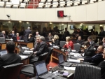 Assembleia aprova admissibilidade de PEC que extingue o voto secreto