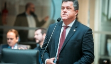 Naatz defende projeto de internação involuntária de dependentes de drogas como necessidade social