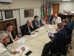 Bancada do Oeste e secretário da Agricultura debatem andamento de demandas da região Bancada do Oeste e secretário da Agricultura debatem andamento de demandas da região