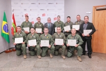 Deputado Tiago Zilli Entrega Homenages a Policiais do Batalhão Aéreo